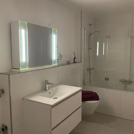 Charmante Doppelhaushaelfte Mit Geraeumiger Und Sonnenterrasse In Wiehl