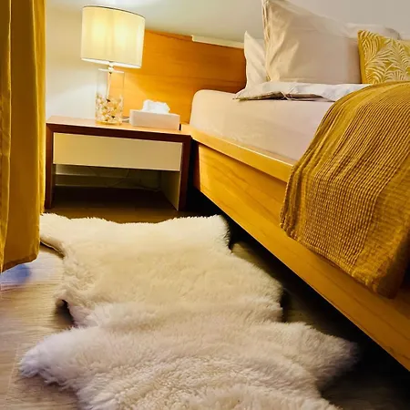 Charmante Doppelhaushaelfte Mit Geraeumiger Und Sonnenterrasse In Appartement