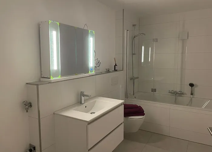 Charmante Doppelhaushaelfte Mit Geraeumiger Und Sonnenterrasse In Wiehl