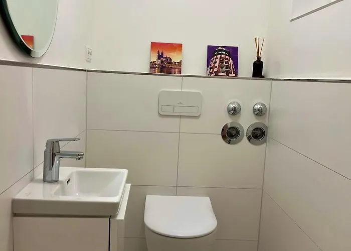 Charmante Doppelhaushaelfte Mit Geraeumiger Und Sonnenterrasse In Διαμέρισμα