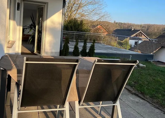 Apartment Charmante Doppelhaushälfte Mit Geräumiger Und Sonnenterrasse In