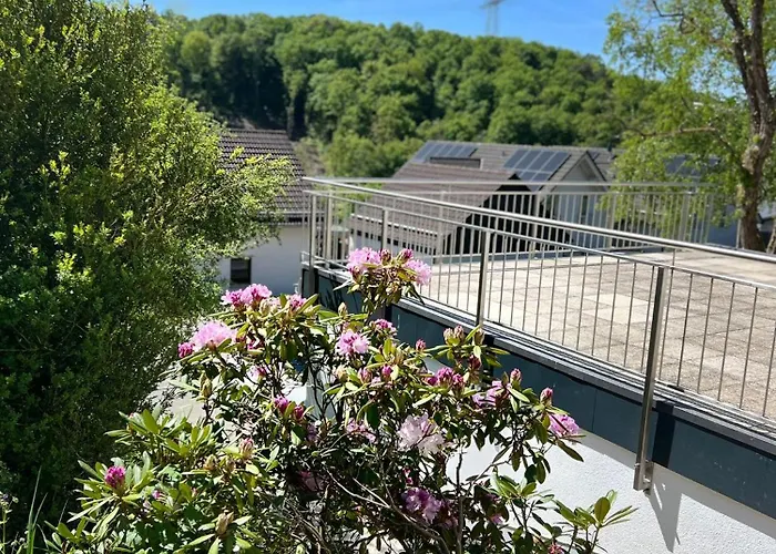 Charmante Doppelhaushaelfte Mit Geraeumiger Und Sonnenterrasse In * Wiehl